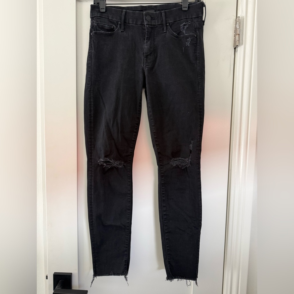 MOTHER Looker Ankle Fray Jeans in Black